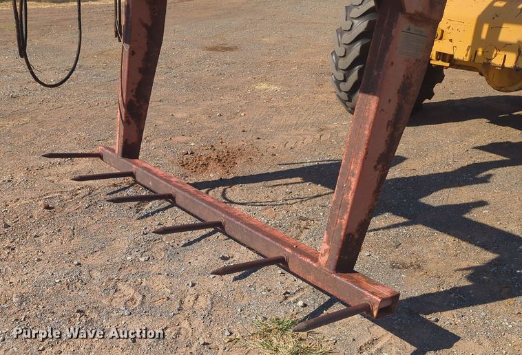 image for item EQ2192 Hesston 4830 square bale grapple