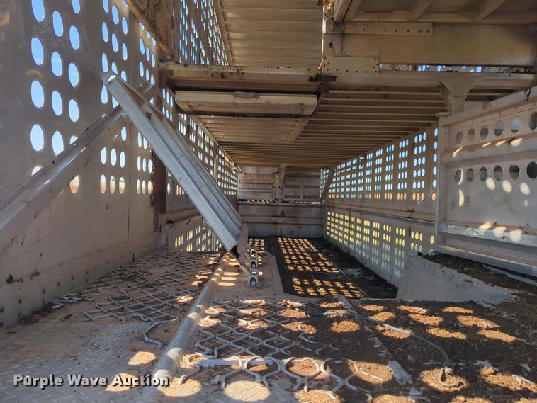 image for item EQ2193 1983 Merritt Cattle Drive livestock trailer