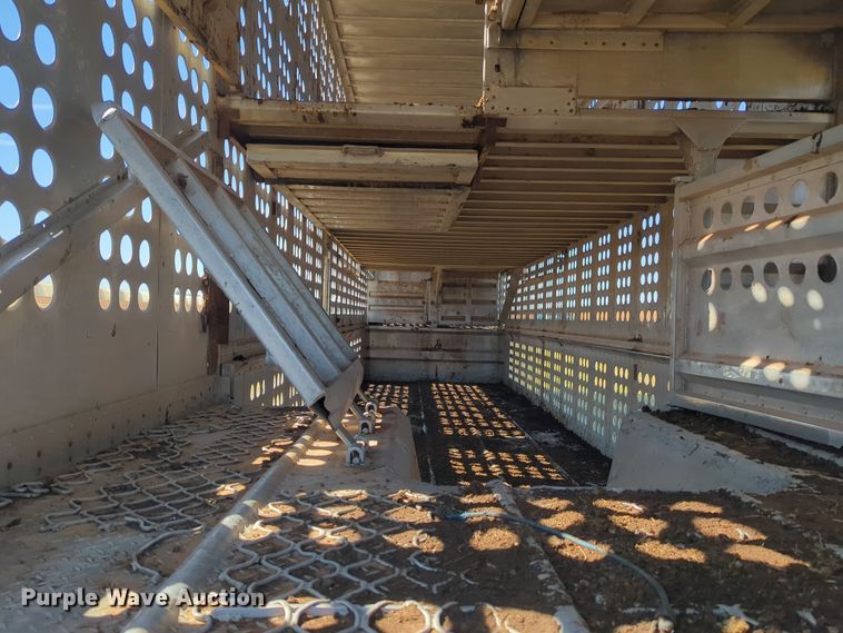 image for item EQ2193 1983 Merritt Cattle Drive livestock trailer