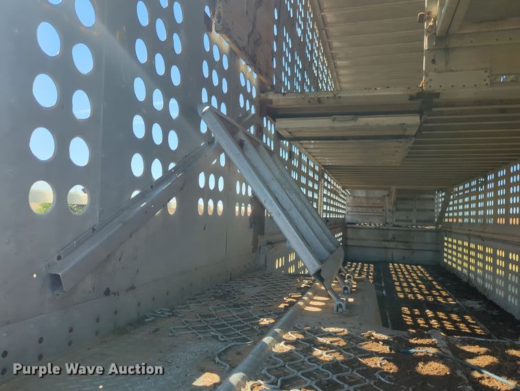 image for item EQ2193 1983 Merritt Cattle Drive livestock trailer