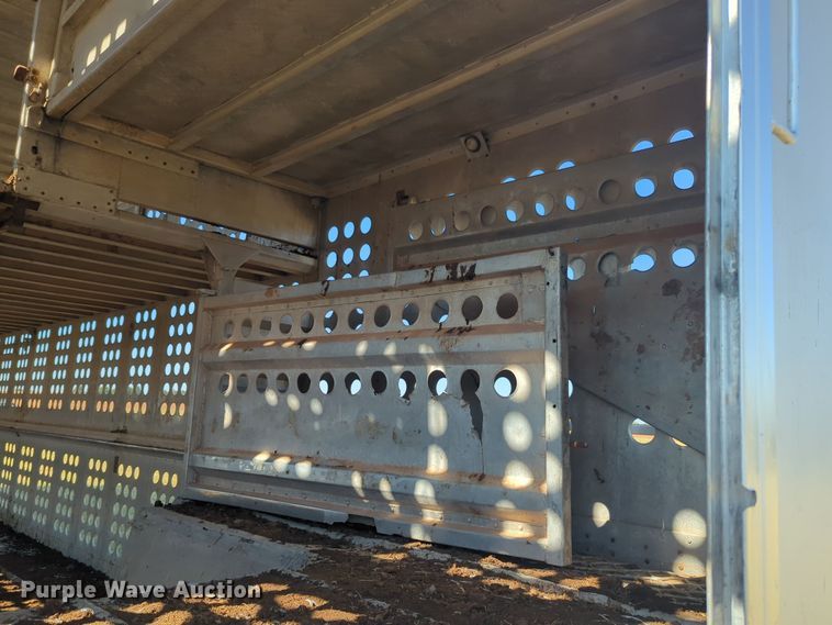 image for item EQ2193 1983 Merritt Cattle Drive livestock trailer
