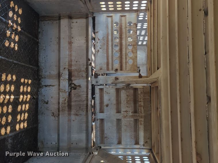 image for item EQ2193 1983 Merritt Cattle Drive livestock trailer