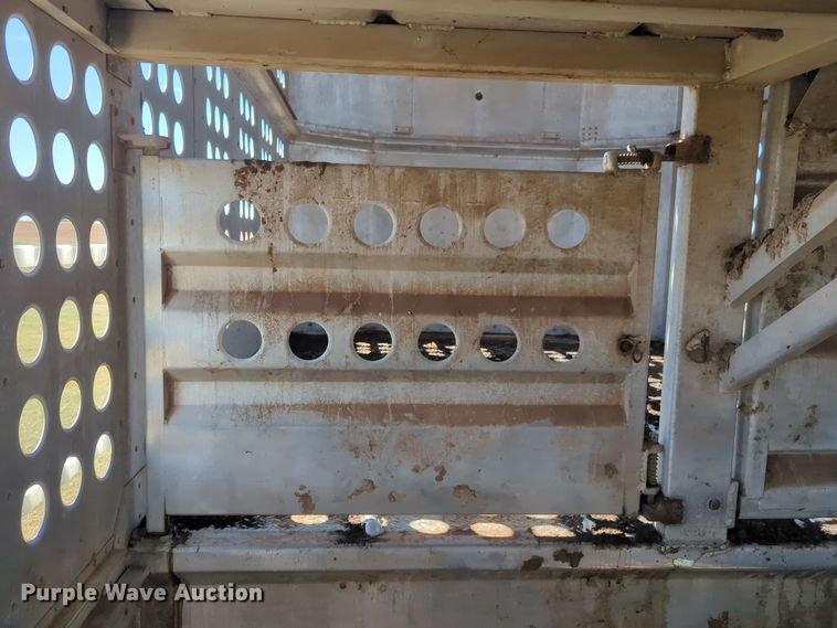 image for item EQ2193 1983 Merritt Cattle Drive livestock trailer