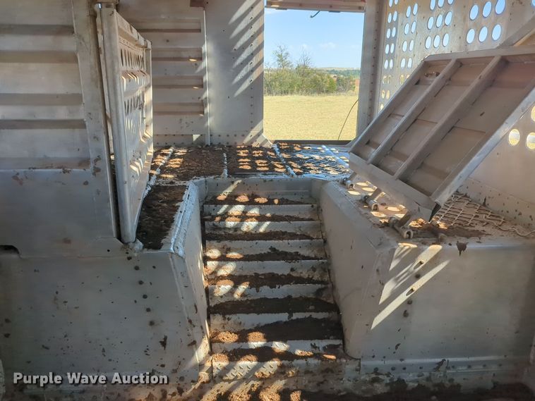 image for item EQ2193 1983 Merritt Cattle Drive livestock trailer