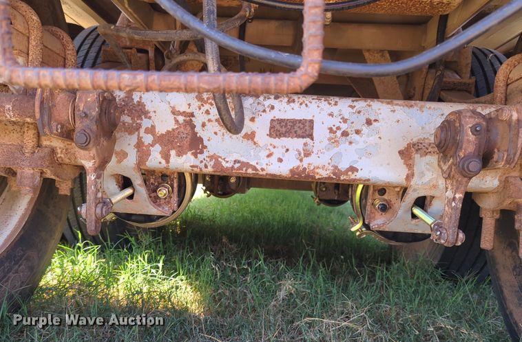 image for item EQ2193 1983 Merritt Cattle Drive livestock trailer