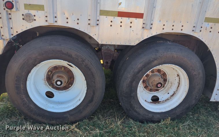 image for item EQ2193 1983 Merritt Cattle Drive livestock trailer
