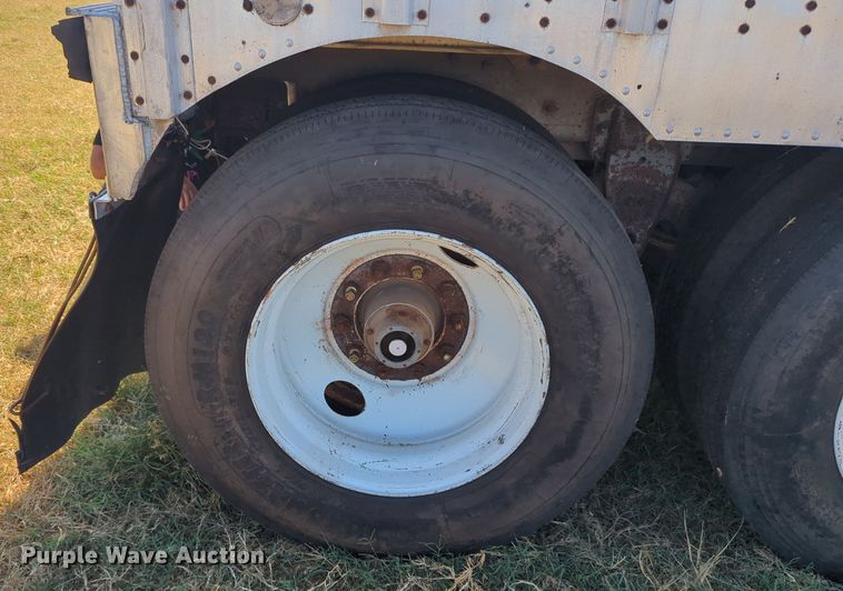 image for item EQ2193 1983 Merritt Cattle Drive livestock trailer