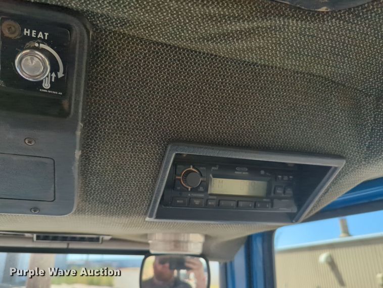 image for item EQ2196 1991 Ford  8730 tractor