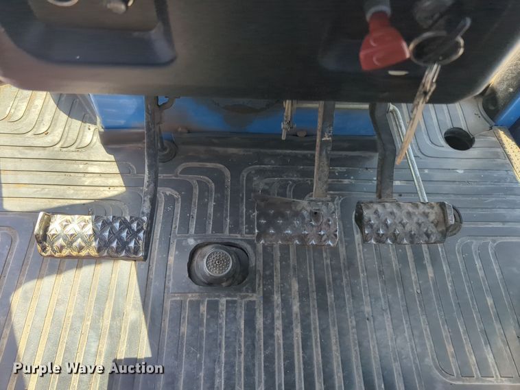 image for item EQ2196 1991 Ford  8730 tractor