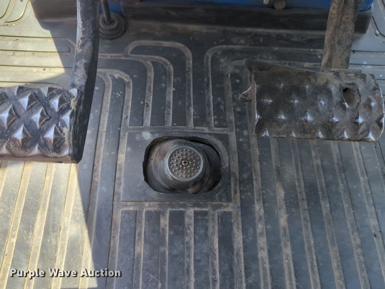 image for item EQ2196 1991 Ford  8730 tractor