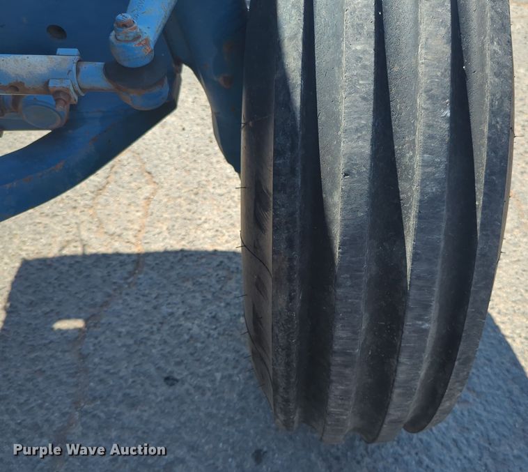 image for item EQ2196 1991 Ford  8730 tractor