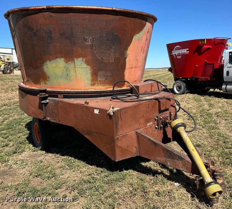 image for item ER8006 Burrows 760 feed mixer