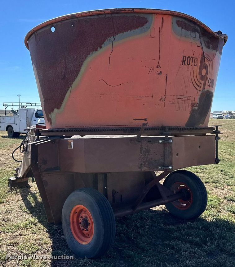 image for item ER8006 Burrows 760 feed mixer