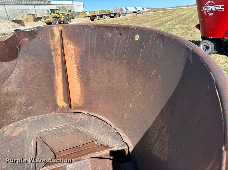 image for item ER8006 Burrows 760 feed mixer