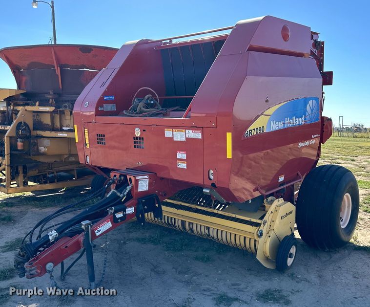 image for item ER8020 2013 New Holland BR7090 Specialty Crop round baler