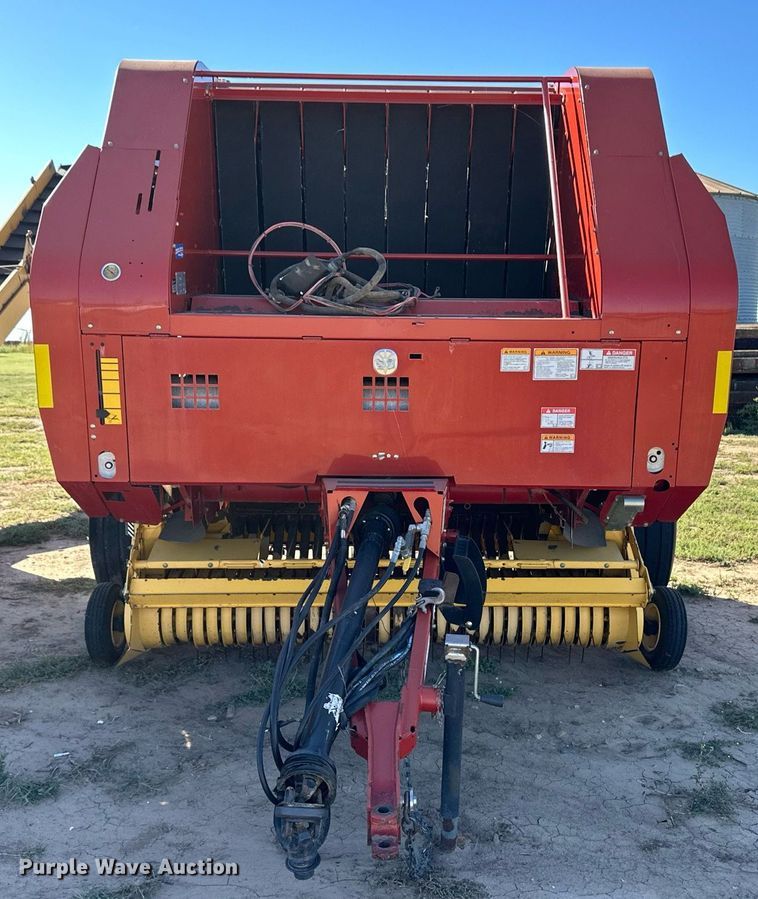 image for item ER8020 2013 New Holland BR7090 Specialty Crop round baler