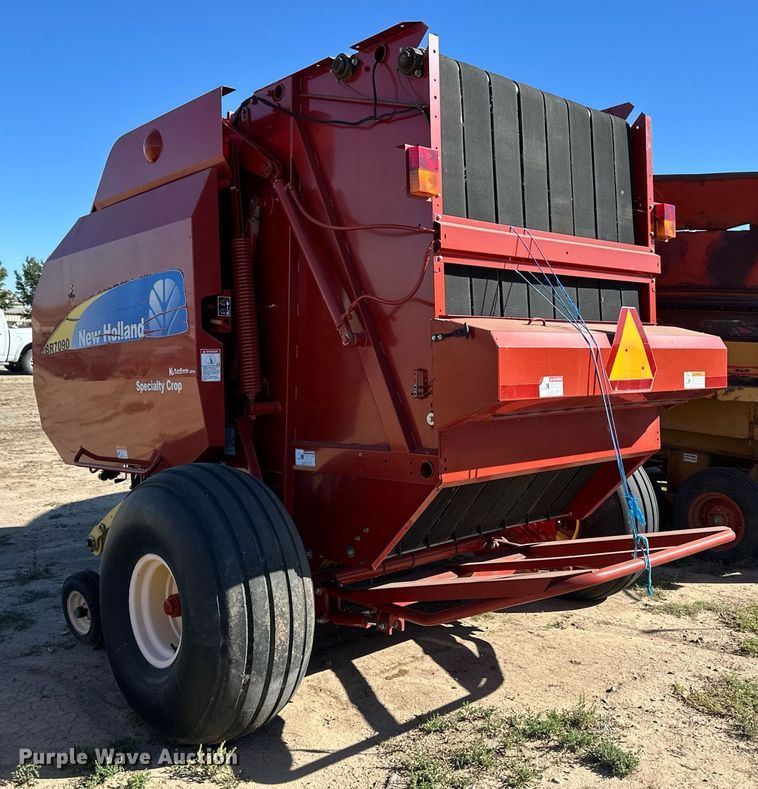 image for item ER8020 2013 New Holland BR7090 Specialty Crop round baler