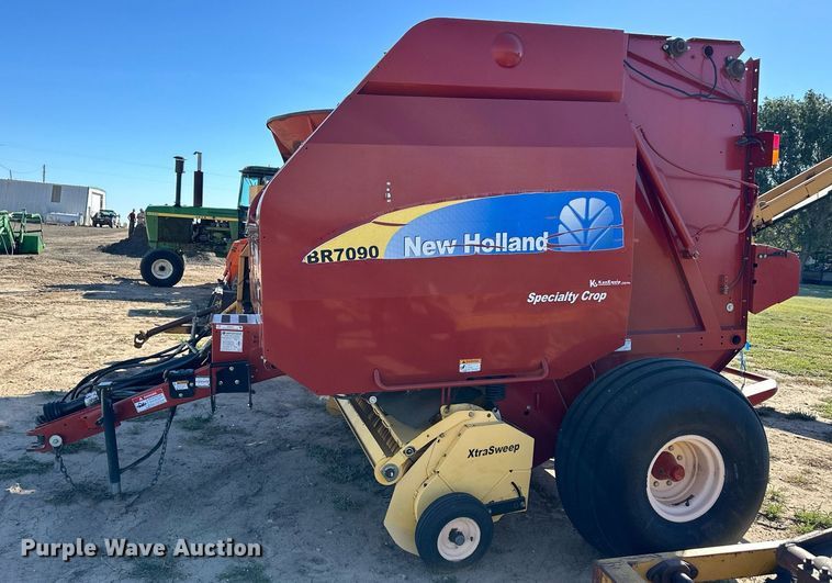 image for item ER8020 2013 New Holland BR7090 Specialty Crop round baler
