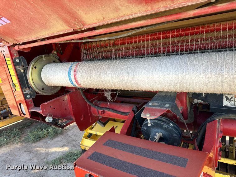 image for item ER8020 2013 New Holland BR7090 Specialty Crop round baler
