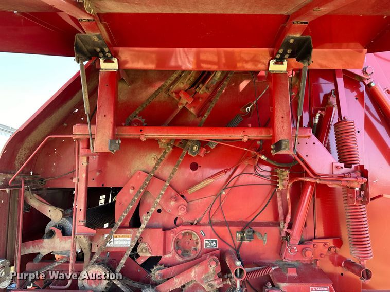 image for item ER8020 2013 New Holland BR7090 Specialty Crop round baler