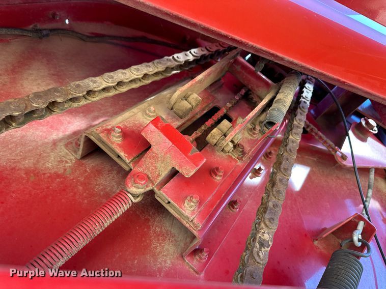 image for item ER8020 2013 New Holland BR7090 Specialty Crop round baler