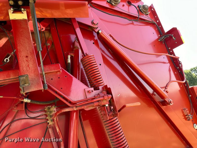 image for item ER8020 2013 New Holland BR7090 Specialty Crop round baler