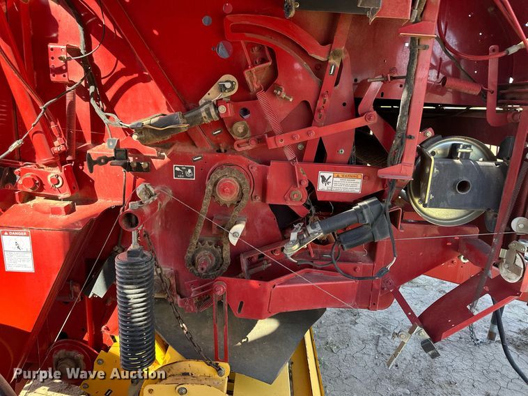 image for item ER8020 2013 New Holland BR7090 Specialty Crop round baler