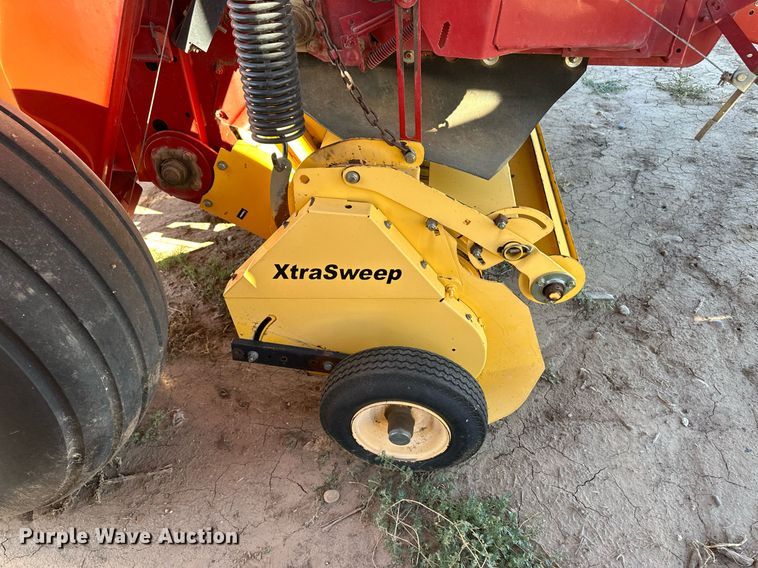 image for item ER8020 2013 New Holland BR7090 Specialty Crop round baler