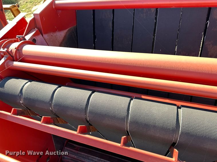 image for item ER8020 2013 New Holland BR7090 Specialty Crop round baler