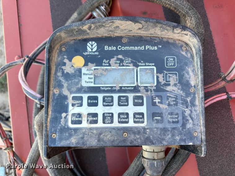 image for item ER8020 2013 New Holland BR7090 Specialty Crop round baler