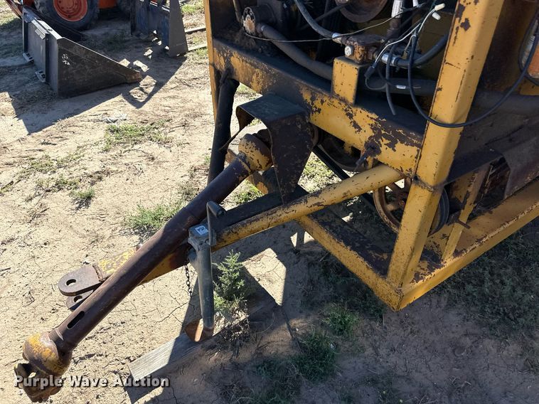 image for item ER8021 Haybuster H1100 bale processor