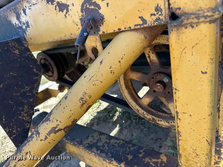 image for item ER8021 Haybuster H1100 bale processor