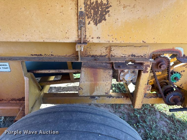 image for item ER8021 Haybuster H1100 bale processor