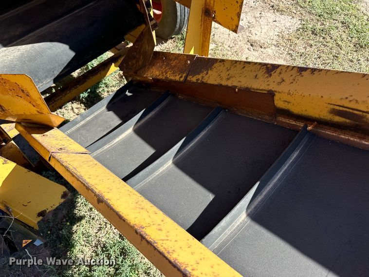 image for item ER8021 Haybuster H1100 bale processor