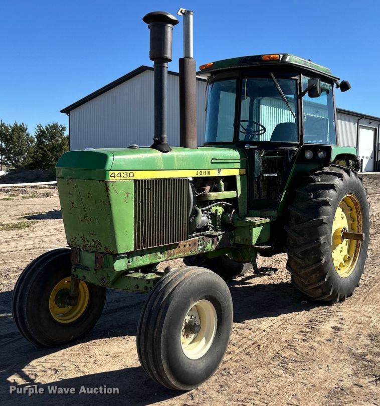 image for item ER8023 1976 John Deere 4430 tractor