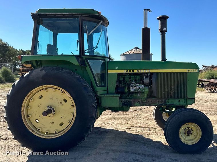 image for item ER8023 1976 John Deere 4430 tractor