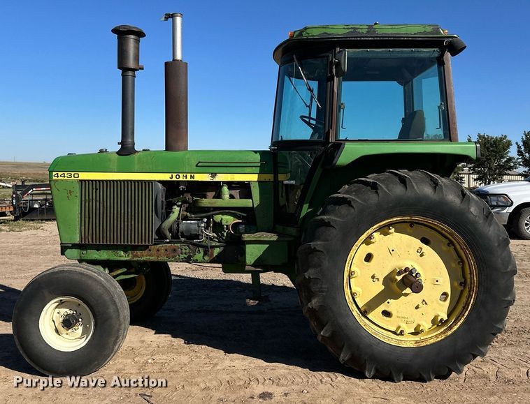 image for item ER8023 1976 John Deere 4430 tractor