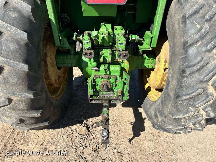 image for item ER8023 1976 John Deere 4430 tractor