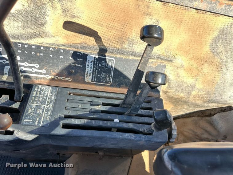 image for item ER8023 1976 John Deere 4430 tractor