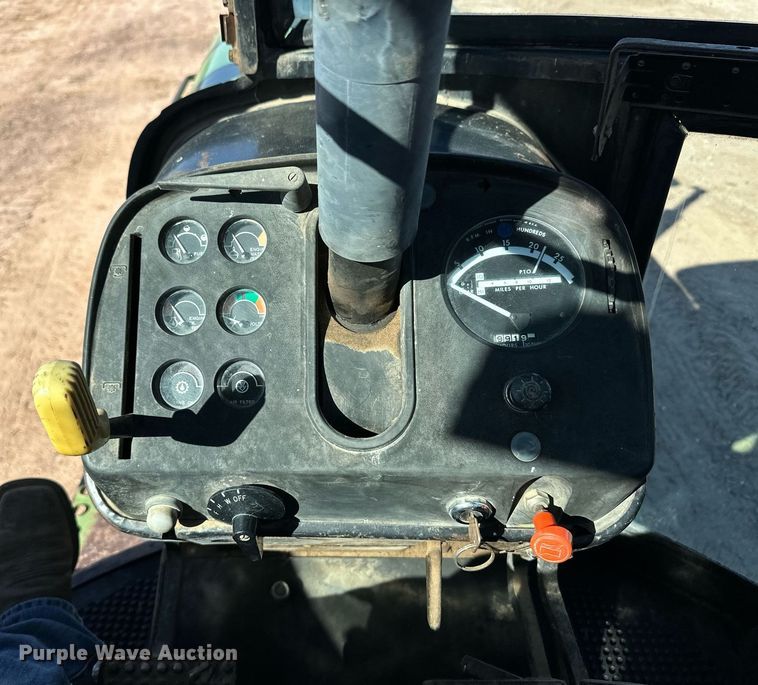 image for item ER8023 1976 John Deere 4430 tractor