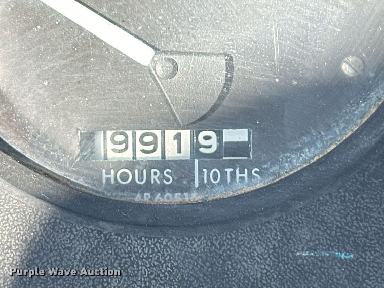 image for item ER8023 1976 John Deere 4430 tractor