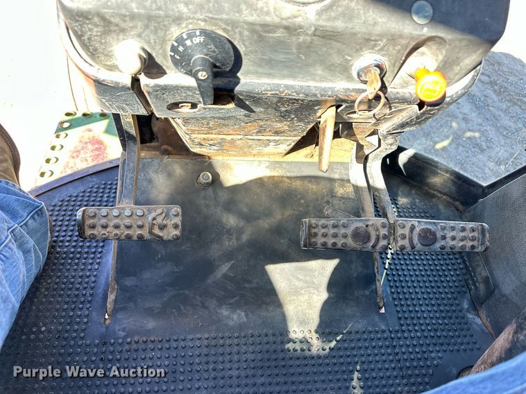 image for item ER8023 1976 John Deere 4430 tractor