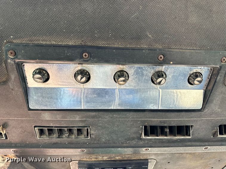 image for item ER8023 1976 John Deere 4430 tractor