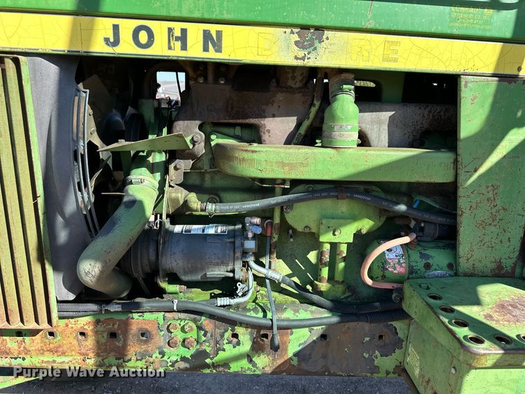image for item ER8023 1976 John Deere 4430 tractor