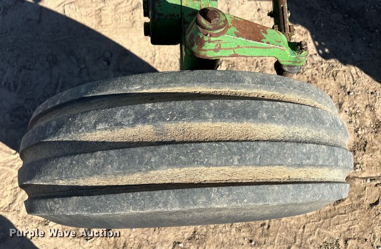 image for item ER8023 1976 John Deere 4430 tractor