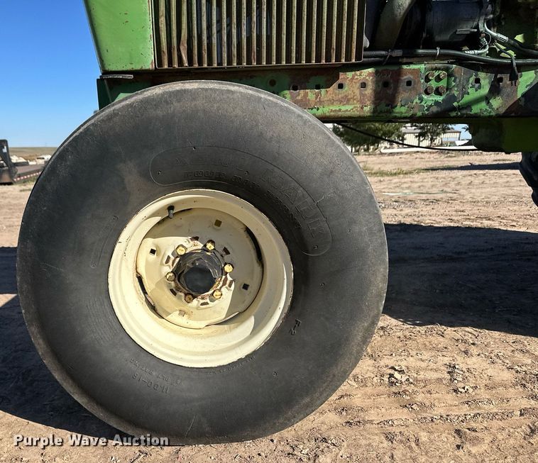image for item ER8023 1976 John Deere 4430 tractor