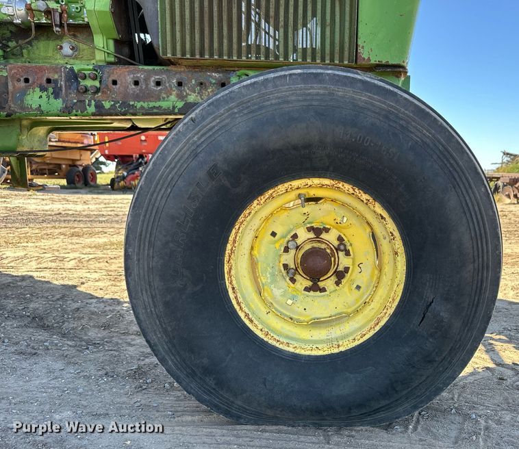 image for item ER8023 1976 John Deere 4430 tractor