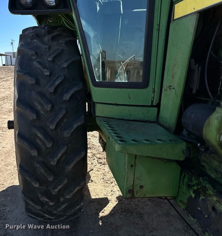 image for item ER8023 1976 John Deere 4430 tractor