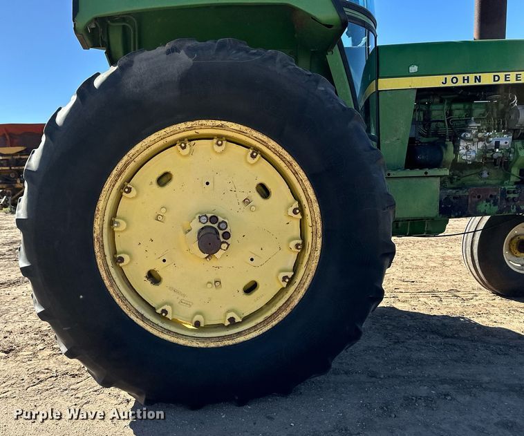 image for item ER8023 1976 John Deere 4430 tractor