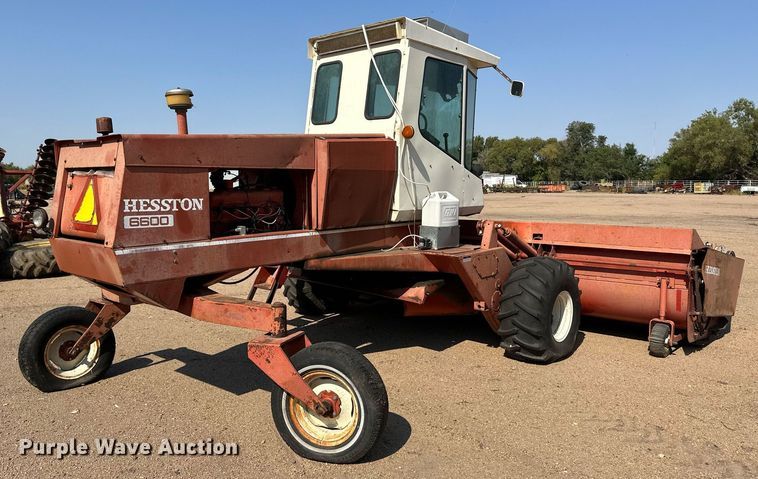 image for item ER8043 Hesston 6600 swather / windrower